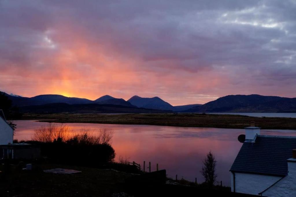Tidal Cottage On The Shore Isle Of Skye Breakish Exterior photo
